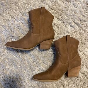 Rachel Zoe boots
Size 9.5
Worn once